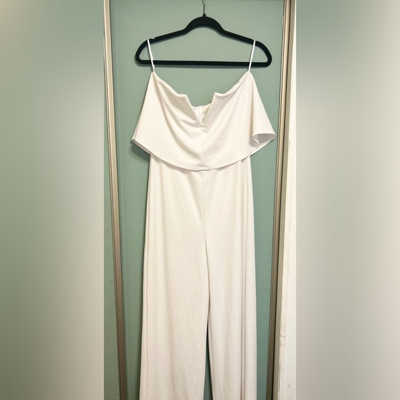 Lulus Chic White Strapless Wide-Leg Jumpsuit V-Neck Flounce Overlay Size Large - Picture 5 of 9